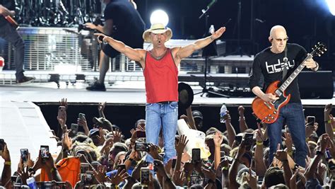 Kenny Chesney Announces 2019 'Songs for the Saints' Tour | iHeart