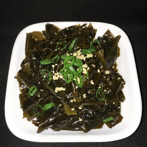 A delicious wakame seaweed salad recipe thats loaded with nutrition.