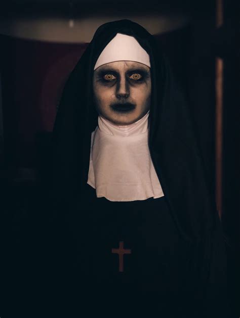 The Nun Halloween DIY Scary Costume | Nun halloween, Nun halloween costume, Exorcist costume