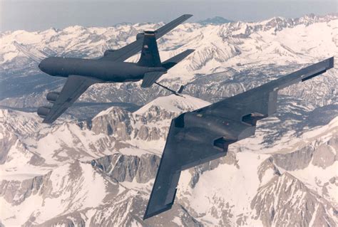 "Northrop B-2A [stealth bomber] in-flight refueling with [a] Boeing KC-135." : r/pics