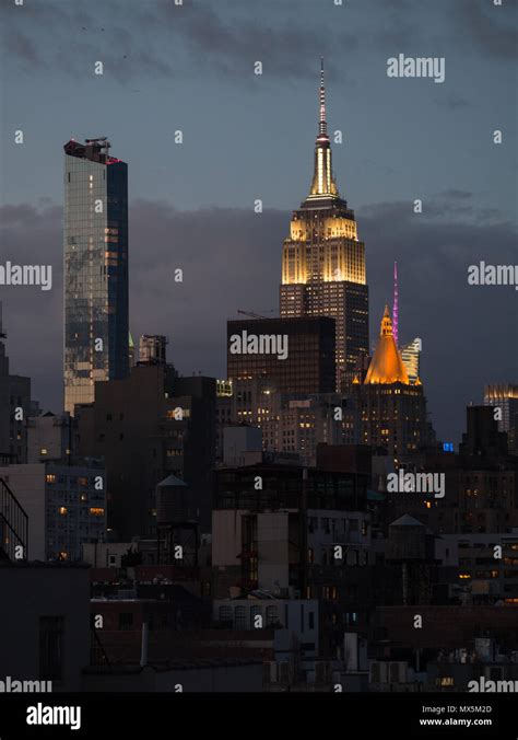 Midtown Manhattan skyline at night Stock Photo - Alamy