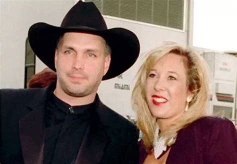 14 Intriguing Facts About Garth Brooks' Ex-Wife, Sandy Mahl