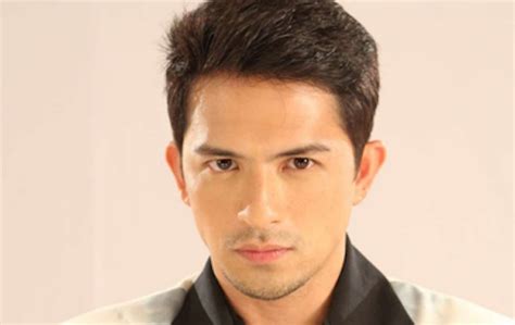 Dennis Trillo receives Asian Star Prize - GoodNewsPilipinas.com