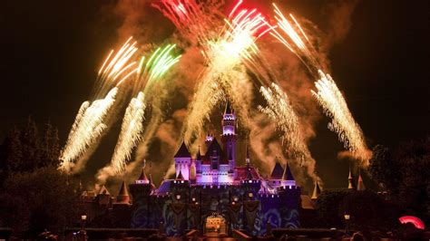 Disney Fireworks Wallpapers - Top Free Disney Fireworks Backgrounds - WallpaperAccess