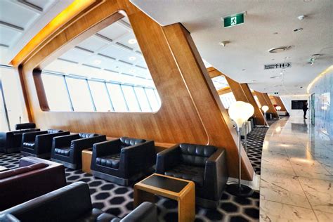 Review: Qantas First Class Lounge - Sydney, Australia... | God Save The ...