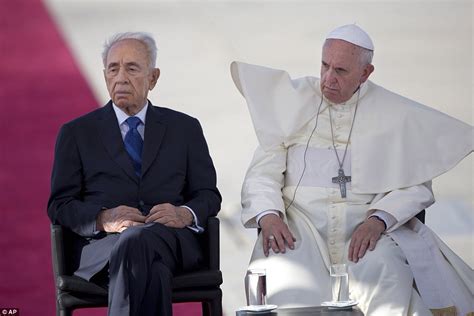 Pope Francis invites Israeli and Palestinian presidents to visit him at the Vatican | Daily Mail ...