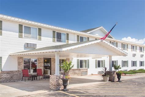 Super 8 by Wyndham Escanaba | Escanaba, MI Hotels