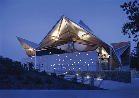 Bengt Sjostrom Starlight Theatre / Studio Gang | ArchDaily