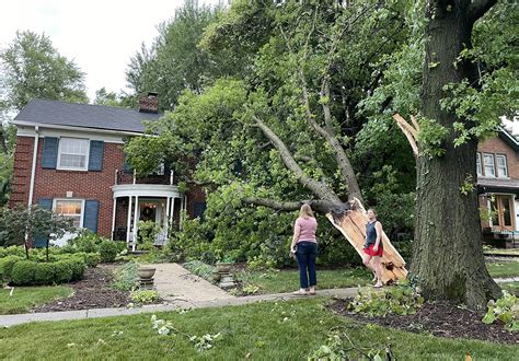 Damage widespread in wake of intense Jacksonville storm