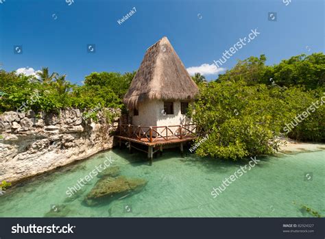 Traditional Mexican House Stock Photo 82924327 - Shutterstock