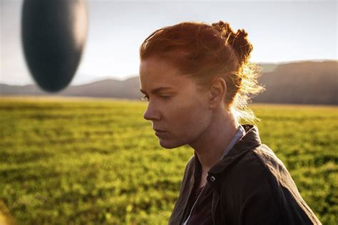 Amy Adams as Dr. Louise Banks in a scene from the movie "Arrival" | Arrival movie, Amy adams, Movies