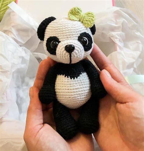 Amigurumi panda free crochet pattern | Amiguroom Toys