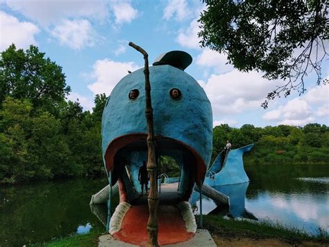 Visiting The Blue Whale Of Catoosa, Oklahoma - No Home Just Roam