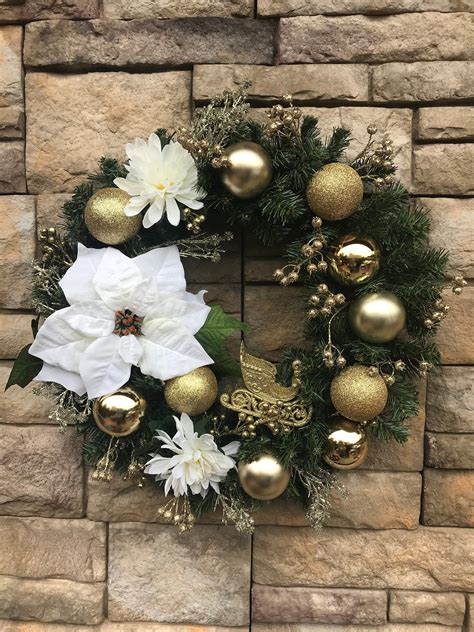 White And Gold Christmas Wreath – HomeDecorish