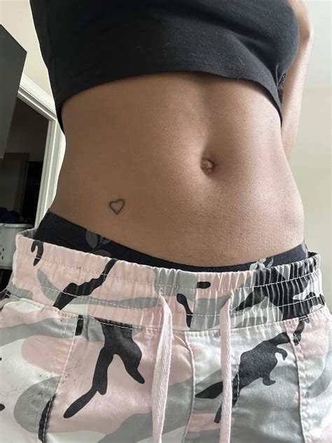 I love wearing crop tops : r/midriff