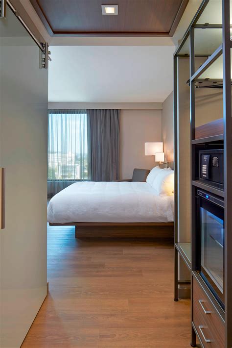 Modern Hotel in Bellevue | AC Hotel Seattle Bellevue/Downtown