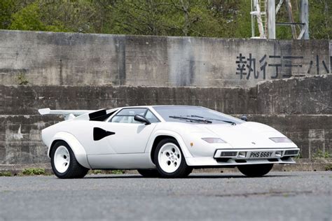 Lamborghini Countach LP500 S Guide & History | LamboCARS.com