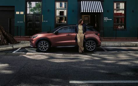 Do you have a question? How to contact Lexus UK - Lexus UK Magazine