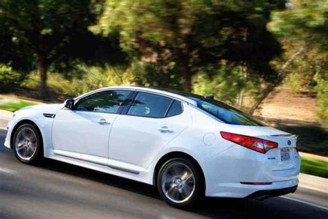 2013 Kia Optima Hybrid EX: Real World Review - Autotrader