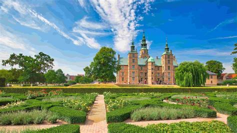 Rosenborg Palace | The most extraordinary castle in Northern Europe