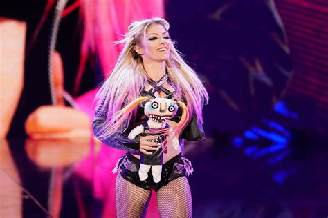 WWE Superstar Alexa Bliss Announces She's Pregnant | USA Insider