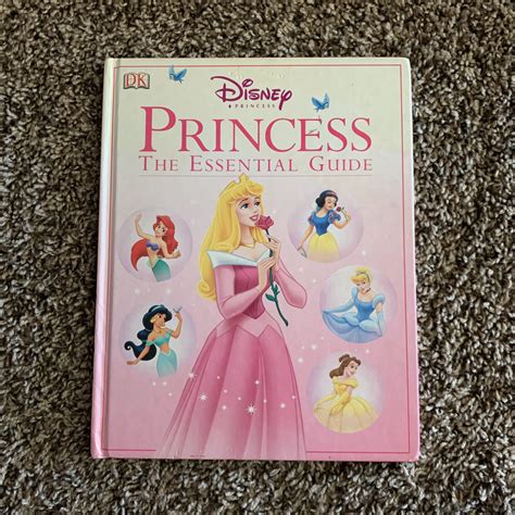 Disney Princess : Essential Guide Book