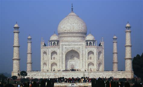 Taj Mahal Historical Facts and Pictures | The History Hub