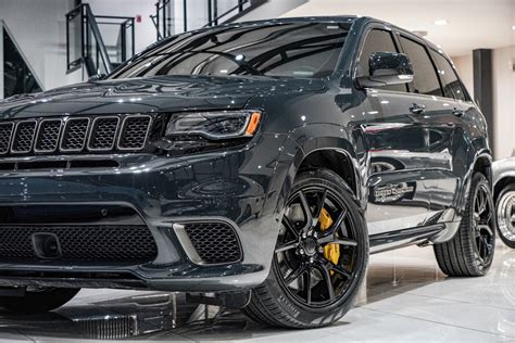 Silver Jeep Grand Cherokee With Black Rims