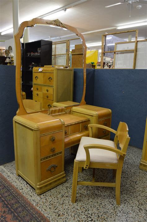 Art Deco Waterfall Vanity with Chair | EBTH