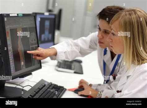 Treatment craniospinal and ORL with IMRT Intensity Modulated Radiation ...