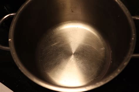 How To Clean A Burnt Pan Or Pot With Baking Soda - Underbart skapad