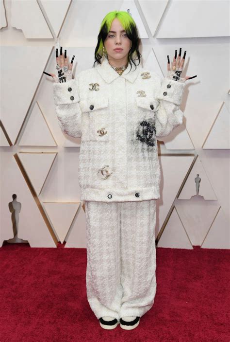 Billie Eilish 2020 Oscars: See Red Carpet Photos of the Singer