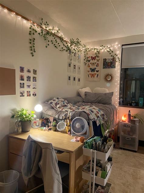 College Dorm | Dorm room layouts, Dorm room styles, Cozy dorm room