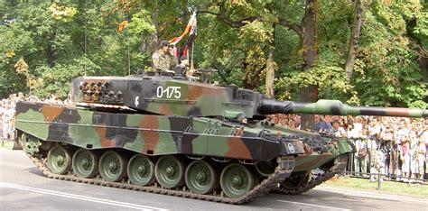 File:Leopard 2 tank.JPG - Wikipedia