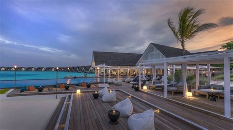 Blu Bar | Maldives Bar | Four Seasons Resort Maldives at Landaa Giraavaru