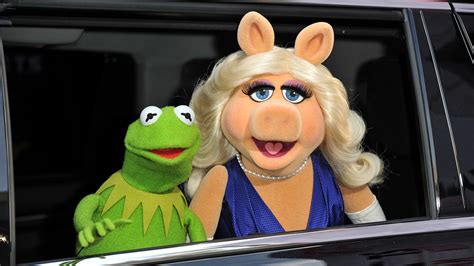 Kermit the Frog and Miss Piggy of 'The Muppets' announce breakup ...