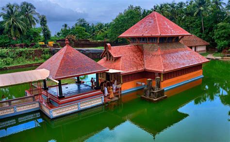 Ananthapura Lake Temple, Kasargod - Info, Timings, Photos, History