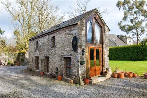 Crows' Hermitage Tiny Stone Cottage in Dublin