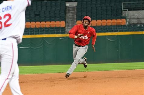 Propuestas (no tan serias) para la crisis del béisbol cubano - OnCubaNews