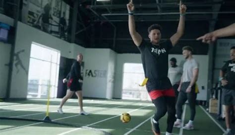 Chiefs QB Patrick Mahomes’ workout regimen with Bobby Stroupe shown in ...