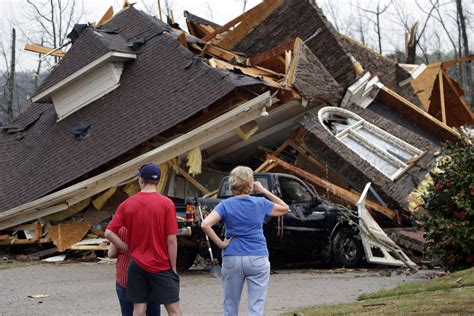 Tornado outbreak strikes Alabama and Georgia, leaving at least 5 dead