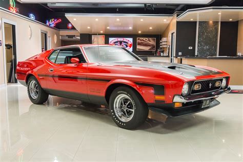 Video: 1971 Ford Mustang Boss 351 Walkthrough + Quick Test Drive - Mustang Specs