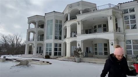 The Strange Tale of Nelly’s Abandoned Mansion | HGP TV