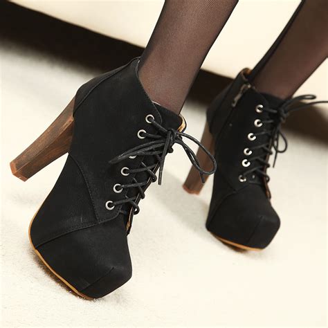 Suede Ankle Boots With Side Zipper on Luulla