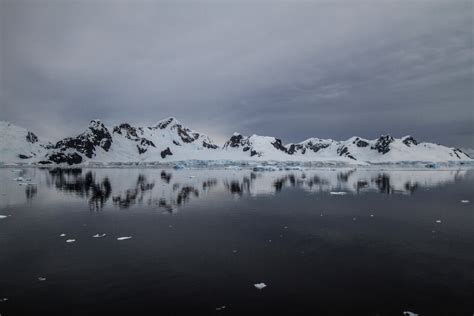 Antarctic Peninsula's magical scenery | Oceanwide Expeditions