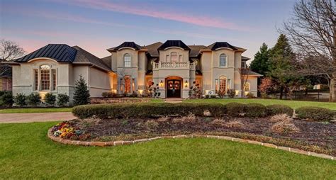 $1.5 Million Stucco Home In Southlake, TX | Homes of the Rich