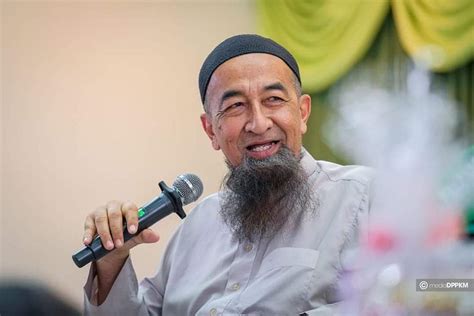 Ustaz Azhar Idrus Ditahan Hospital Kerana Masalah Jantung | Iluminasi