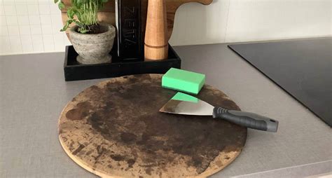 How To Clean A Pizza Stone Quick And Easy - Dishcrawl