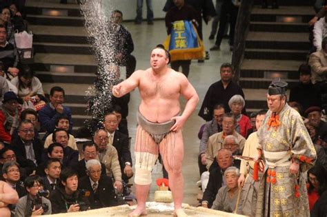 Georgian sumo wrestler wins historic Emperor’s Cup in Japan - GeorgianJournal