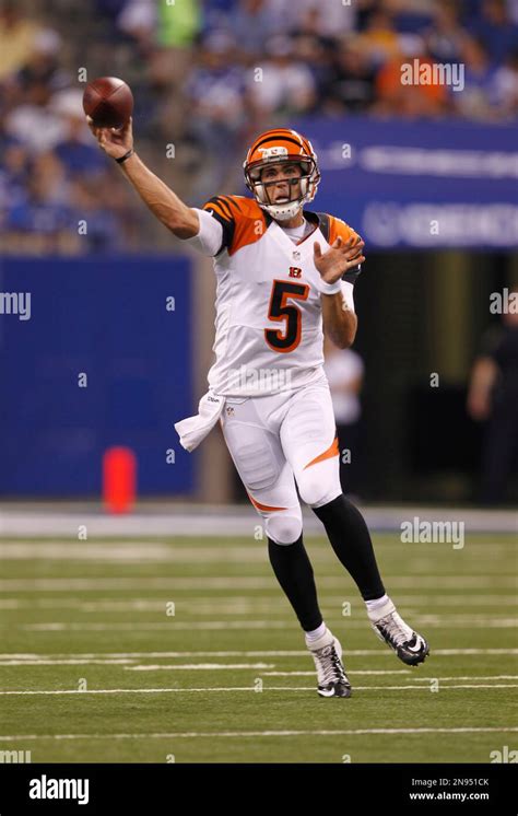 Cincinnati Bengals quarterback Zac Robinson throw against the Indianapolis Colts in the second ...